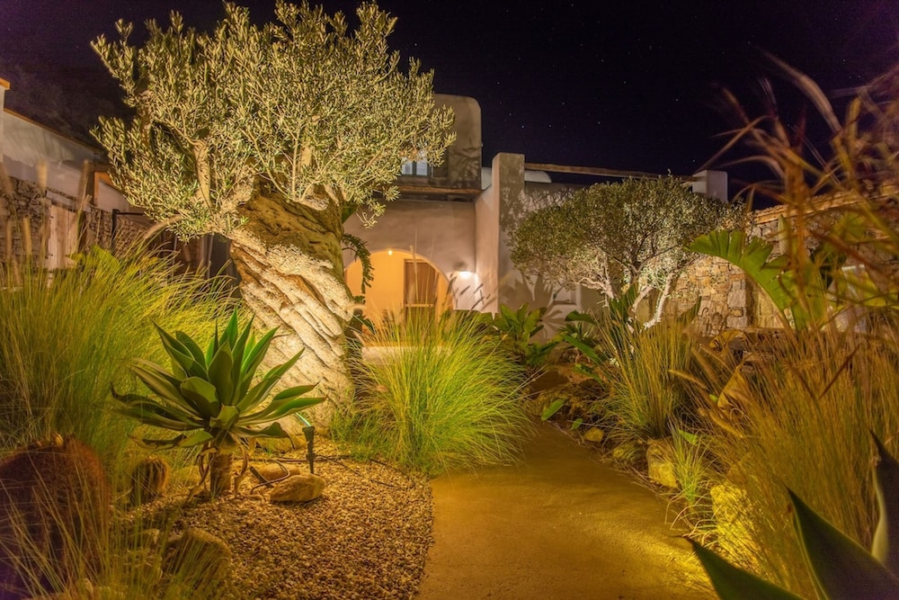 Luxury Villa Delphinus - Allparos Villas