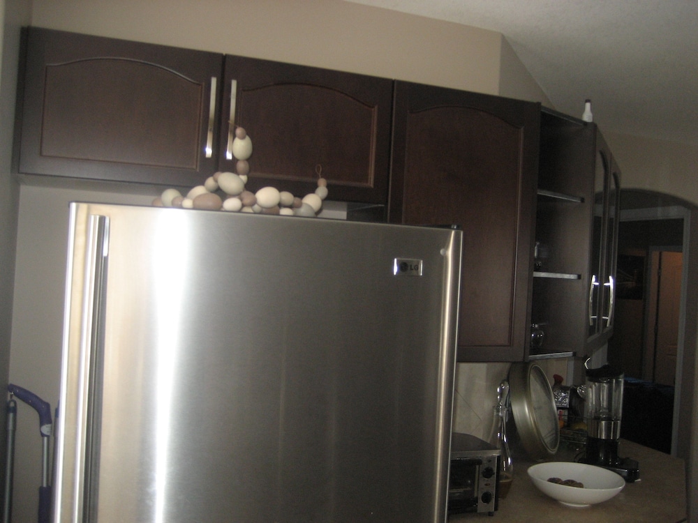 Grande Prairie Vacations - Pinnacle Guest House - Property Image 4