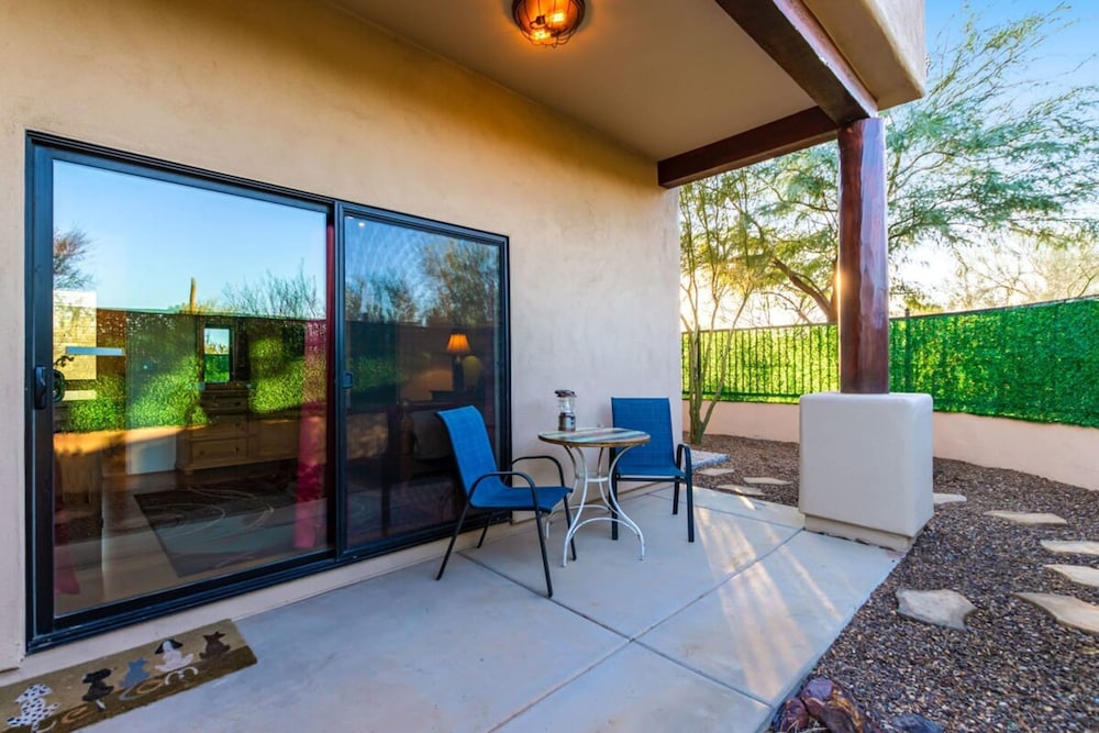 Desert Foothils Rustic Resort Oasis w Pool Spa