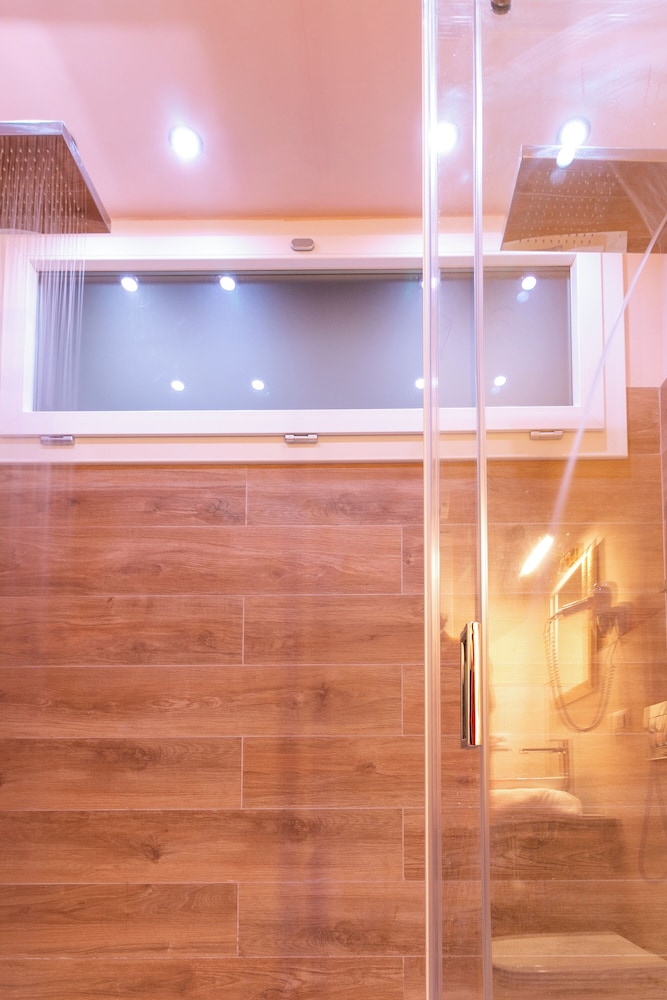 4 Star Suite SPA