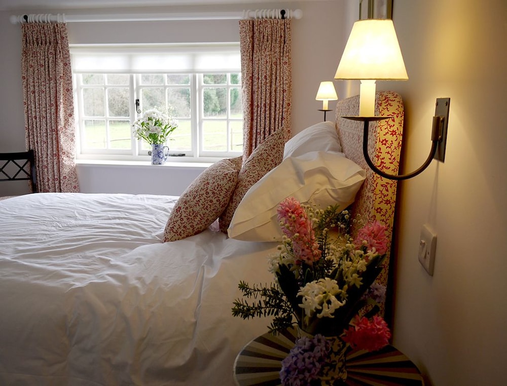 The Dorset Arms Cottages