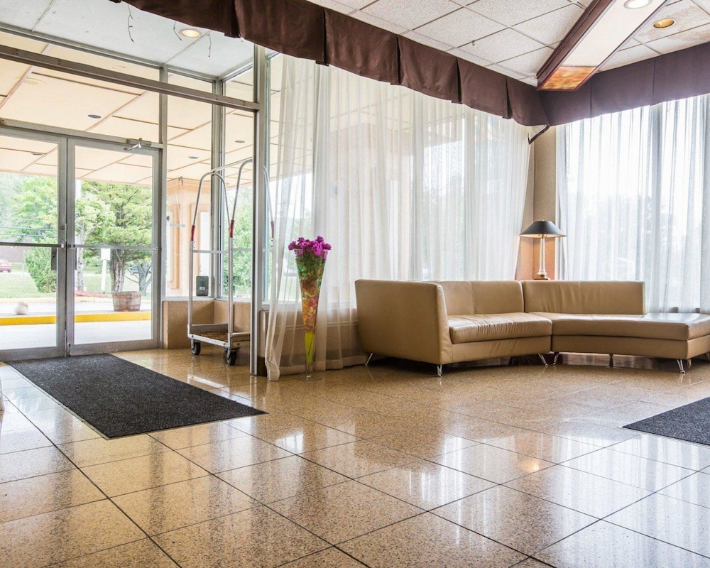 Brattleboro Vacations - Quality Inn  Conference Center - Property Image 19