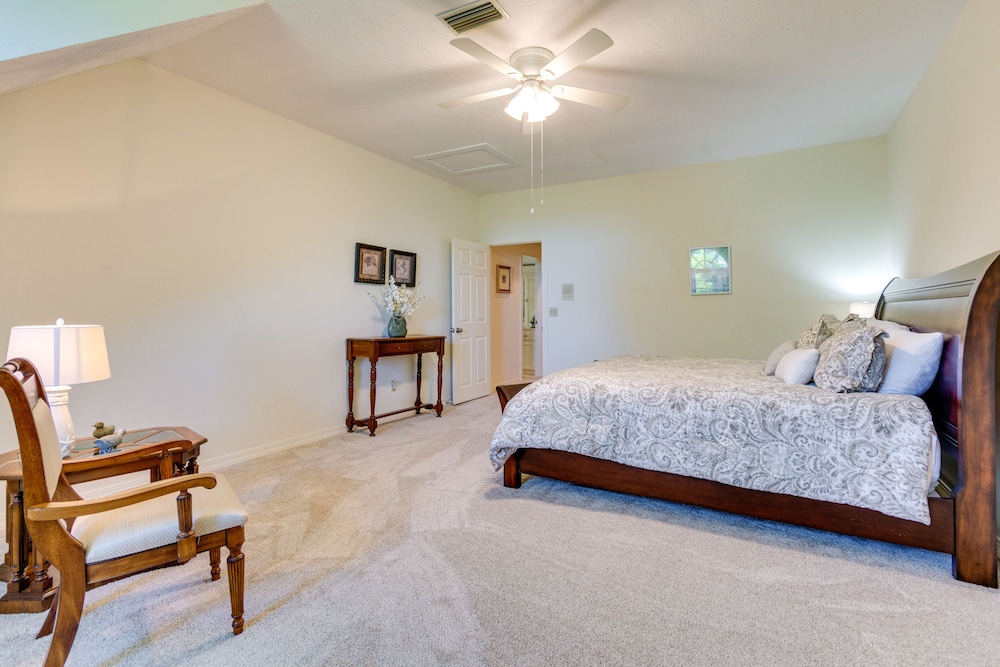 Spacious Greenbrier Vacation Rental on ~ 4 Acres! view 3