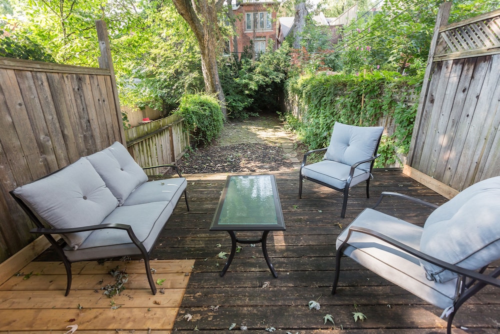 Applewood Suites - Yorkville