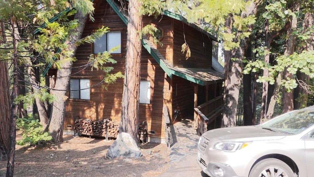 3-level Getaway Kids, Dogs Ev Friendly view 4