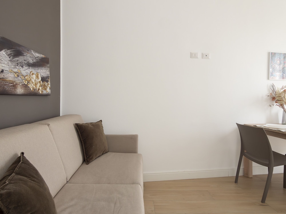 Spinoza - Modern 1 br With Balcony Steps From Piola
