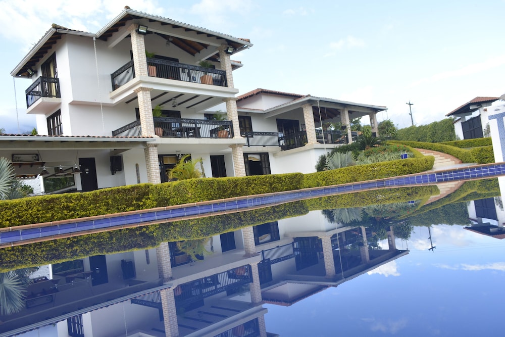 Mansion del Lago Calima - Property Image 27