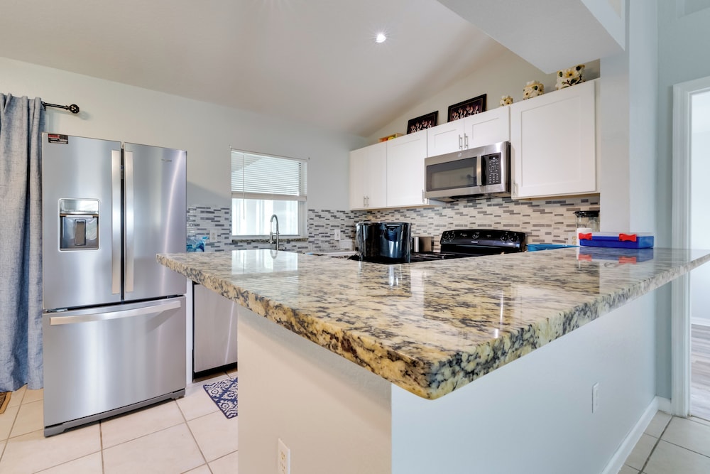 Fenced Yard & Game Room: Family Home in Kissimmee!