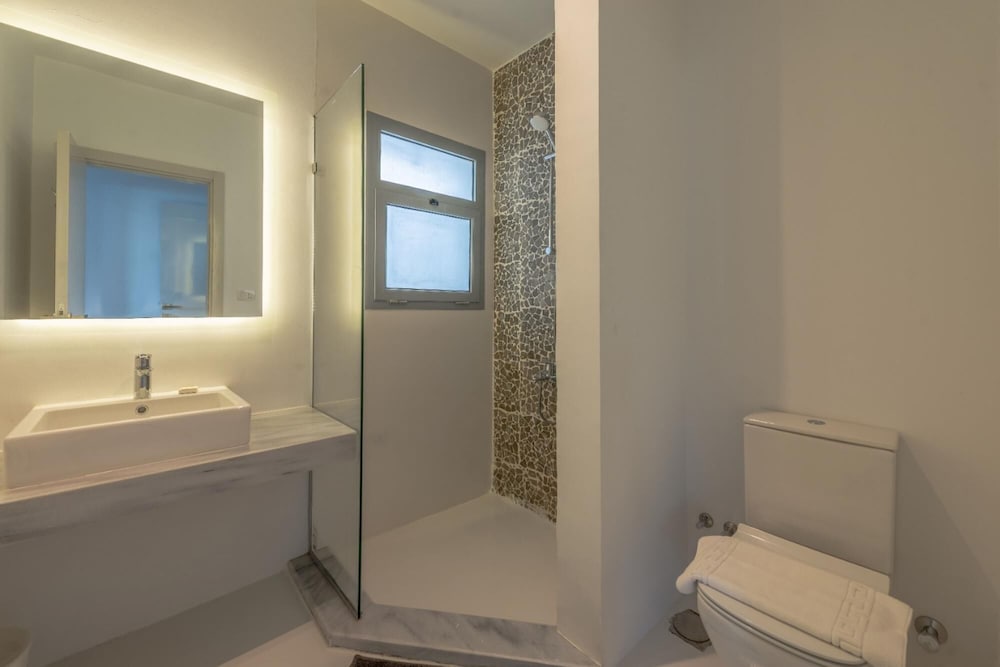 Vesta - Superior Apt - 3Br - Swan Lake view 4