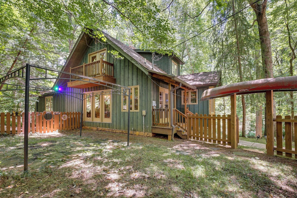 Pet-friendly Conyers Cabin - 23 Miles to Atlanta! view 3
