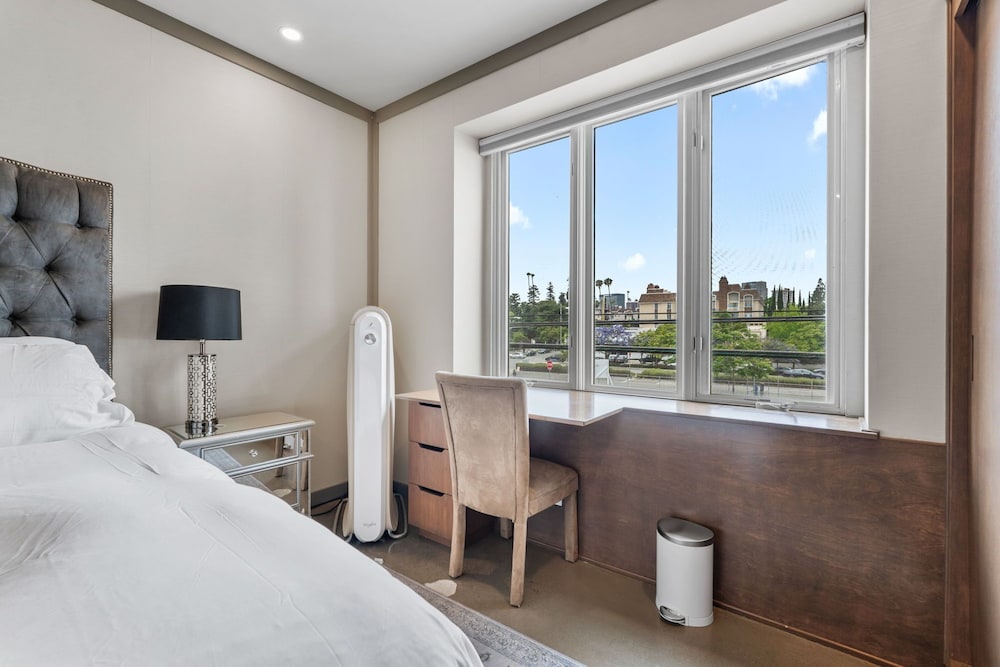 Stylish Westwood Condo