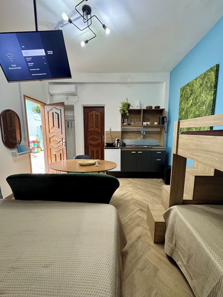 Prado Guest House