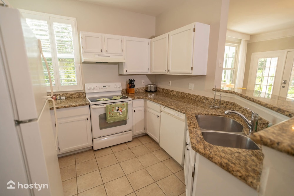 Magical Themed 3BR Townhouse Near the Parks