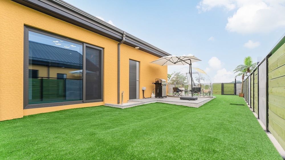 Taean Aloha Oe Pet Pool Villa
