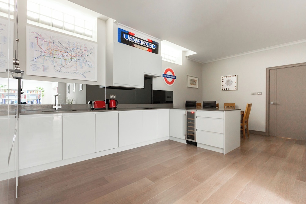 Red Lion Square by Onefinestay
