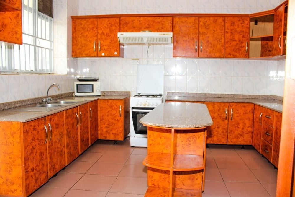 Azalea Guest House Gisozi view 4