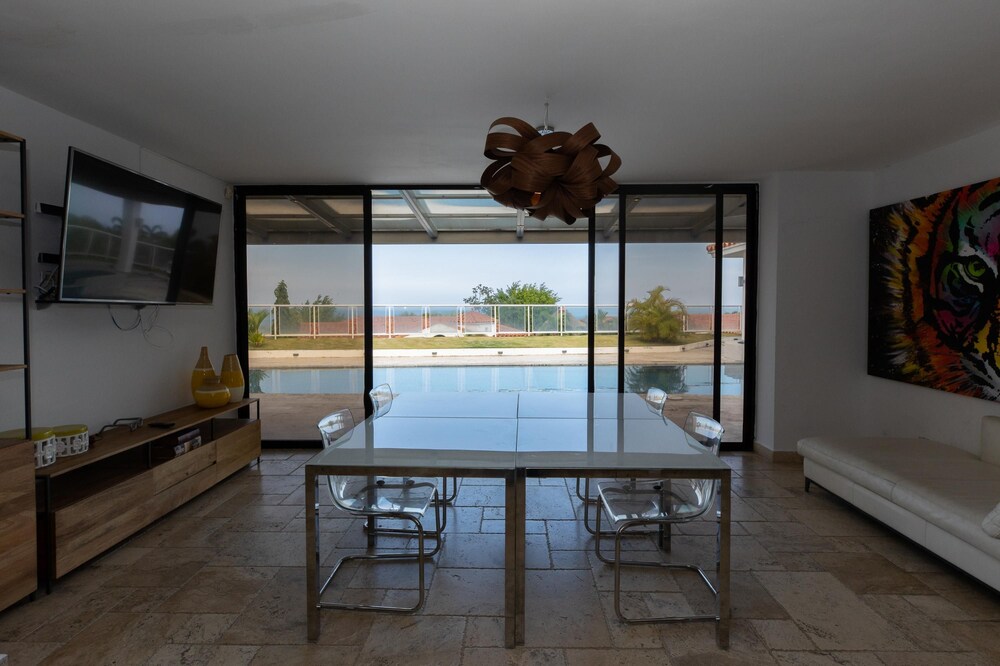 The Wow House by Acomodo