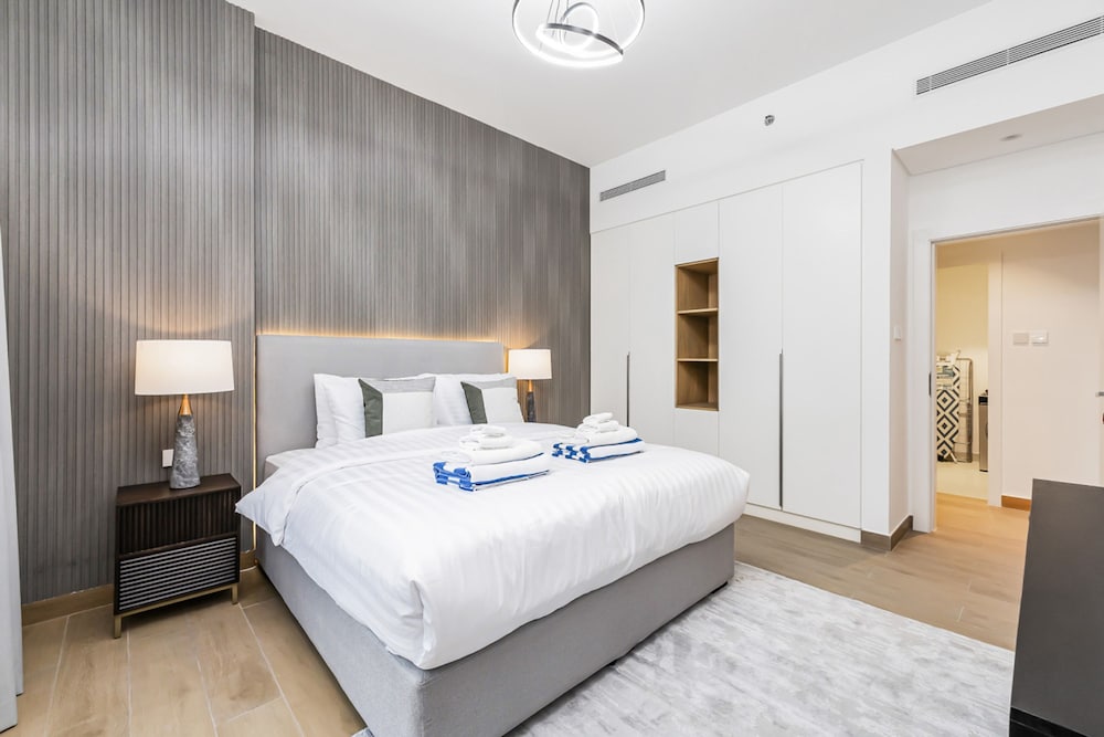 Luxury Lifestyle at La Sir ne Port de la Mer Jumeirah 1 1 Bed Sleeps 4