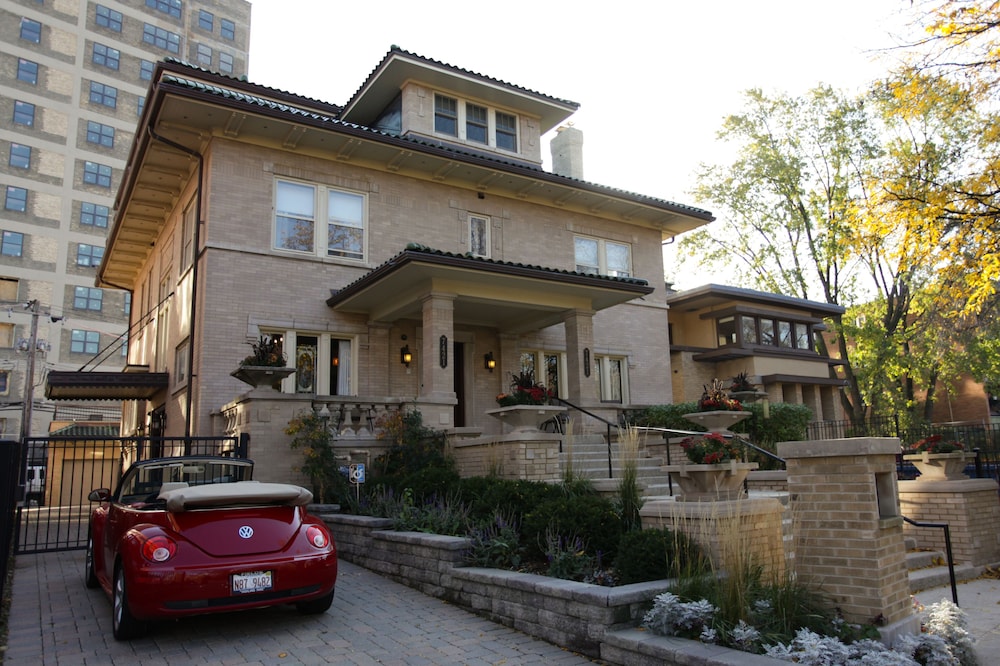 Lang House Chicago - Image 3