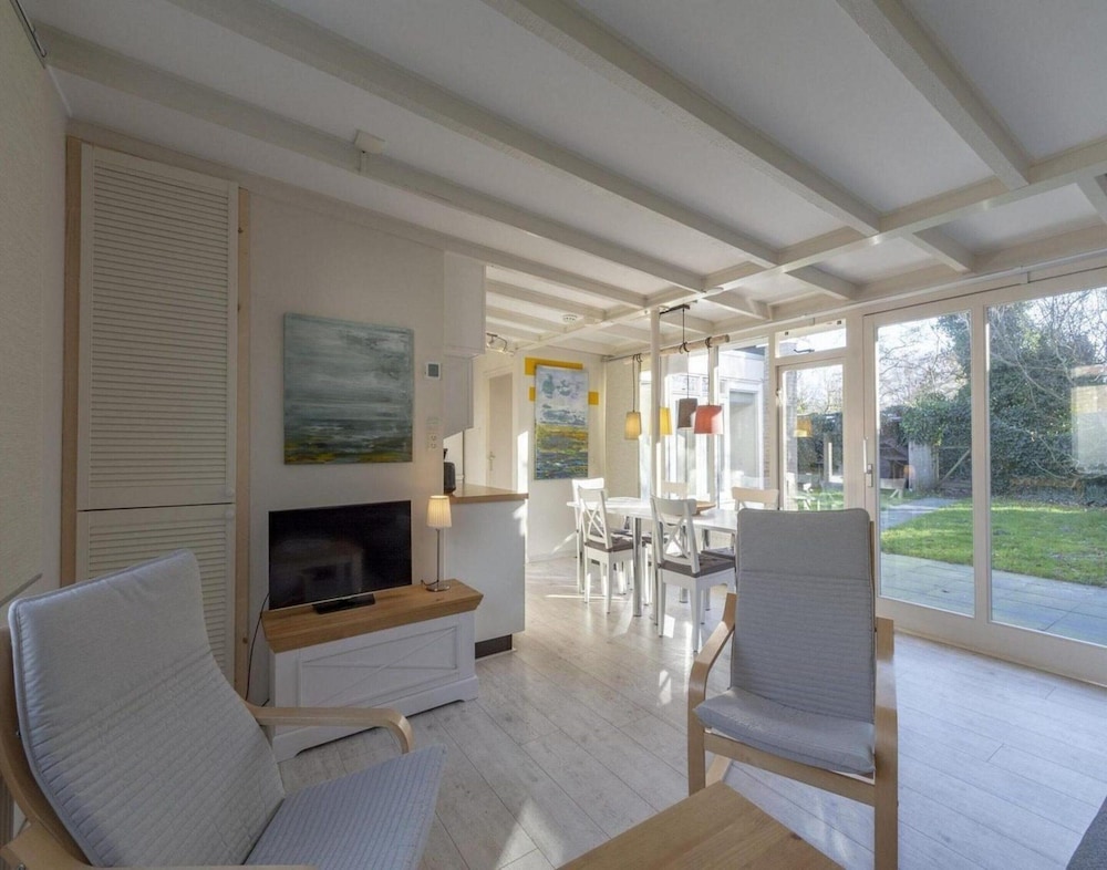 Nice Bungalow Near Beach for 5 Guest