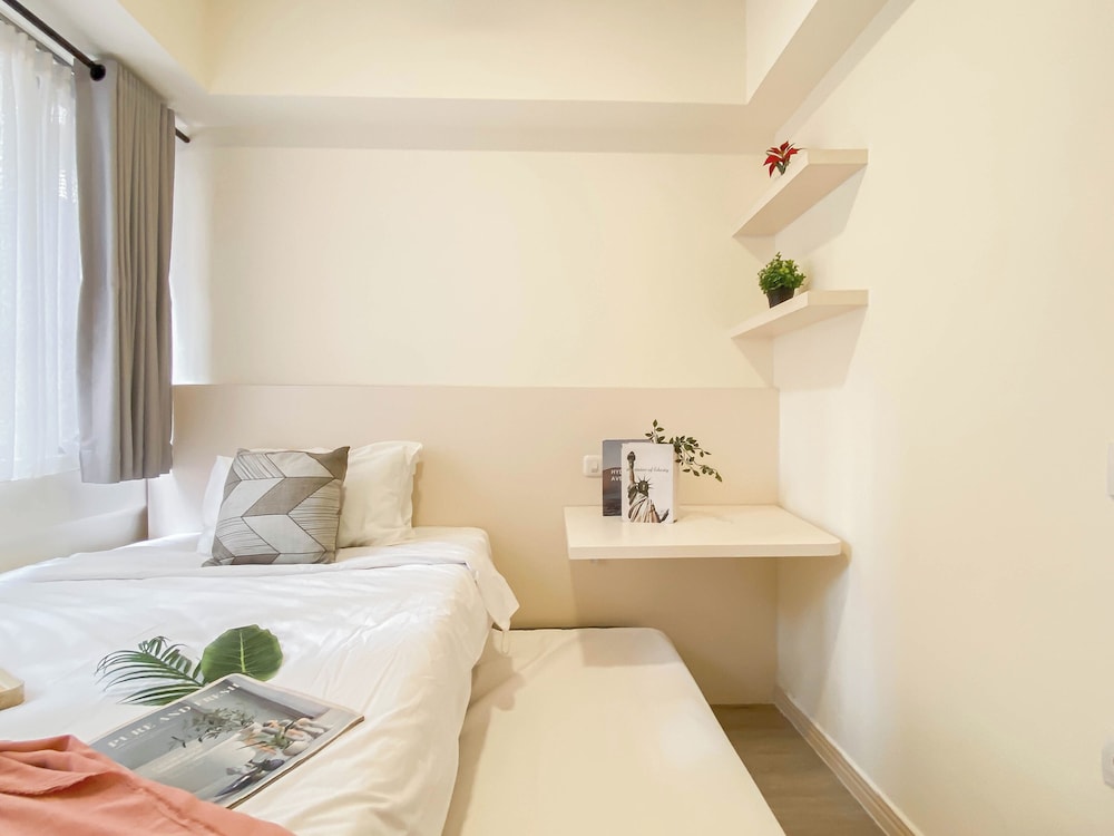 Modern White Accent 2Br Apartment Meikarta