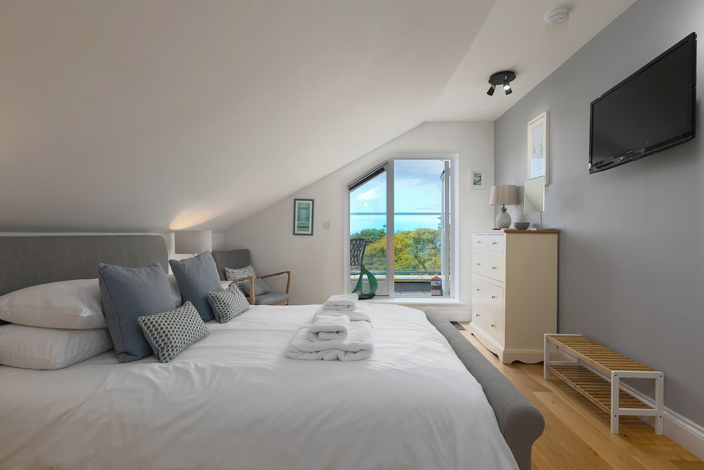 7 Sandy Lane view 3
