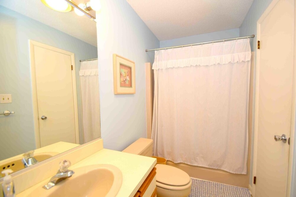 Seascape-heron Harbour 204-4 2 Bedroom Condo by RedAwning