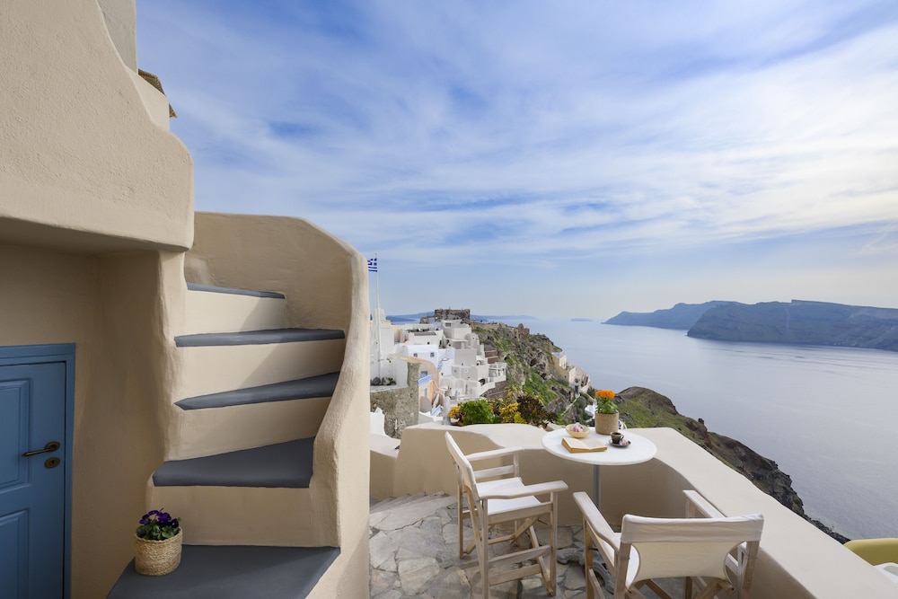 Nano Oia Villas