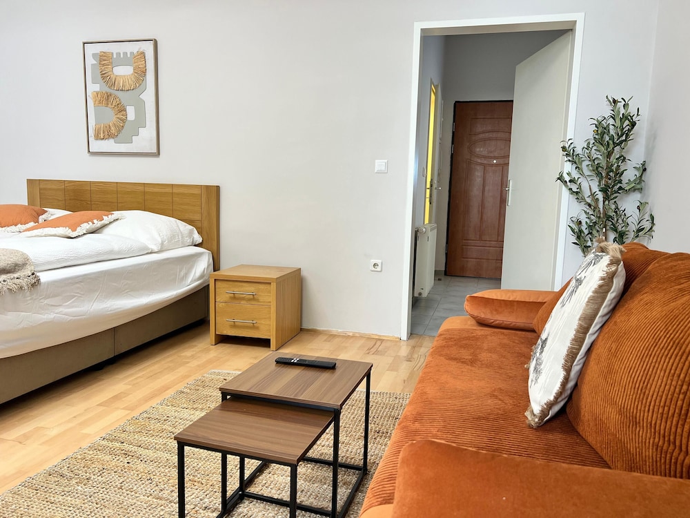 Lovely Studio for 4 with Garden