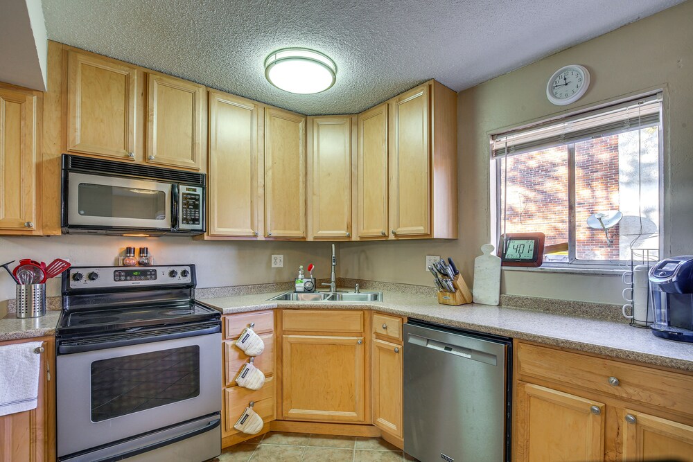 St Ann Townhome < 1 Mi to International Airport! - Property Image 16