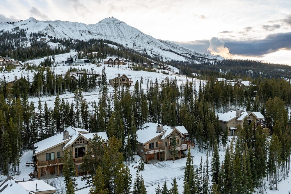 2 Mountain Home 3 Bedroom Home by Moonlight Basin Lodging view 2