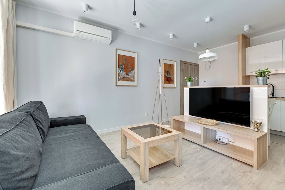 Aura - Riverside & Parking by Downtown Apartments