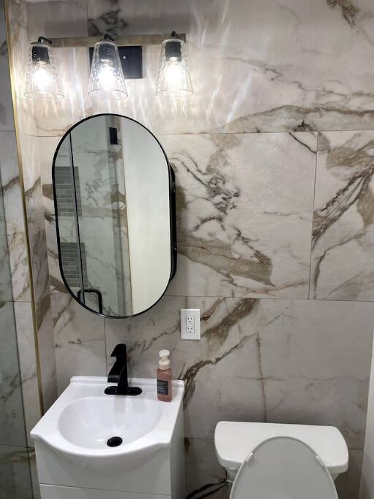Modern Two Bedroom Condo - Near Boston