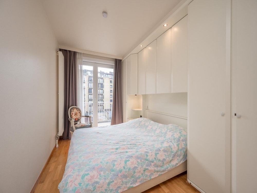 Apartment in Knokke Near Zeedijk Beach