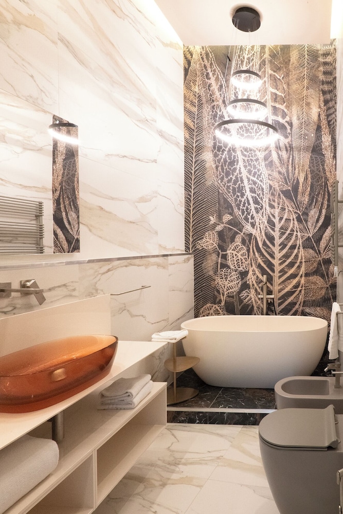 Colonna Collection