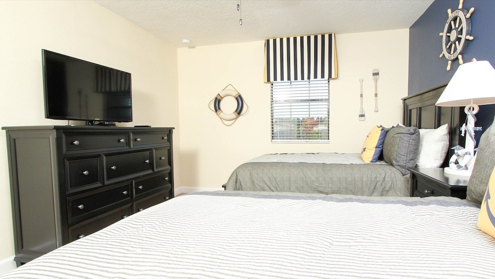 Championsgate Resort 7 Bedroom Home with Pool 7 Home