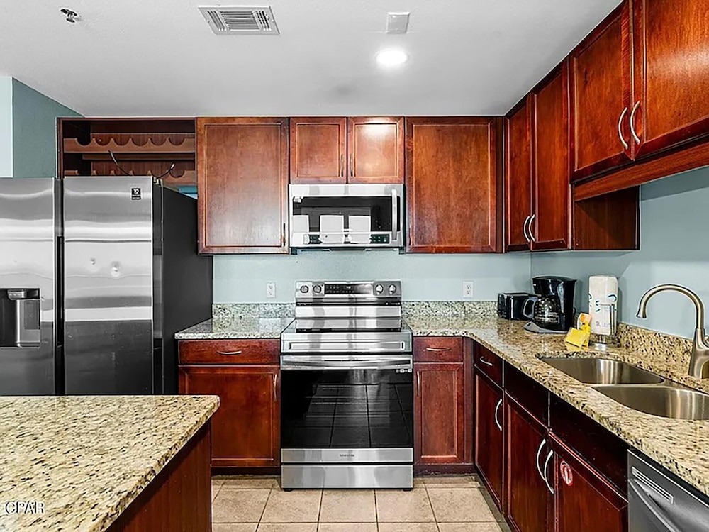 Laketown Wharf 1523