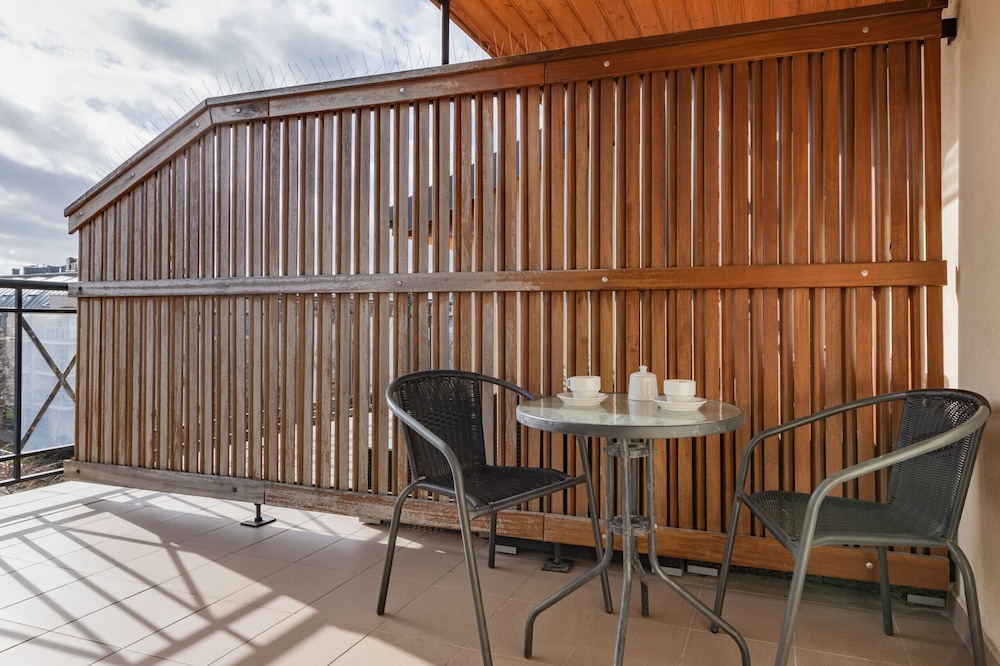 Penthouse Baltic Park 16/331 by Renters view 2