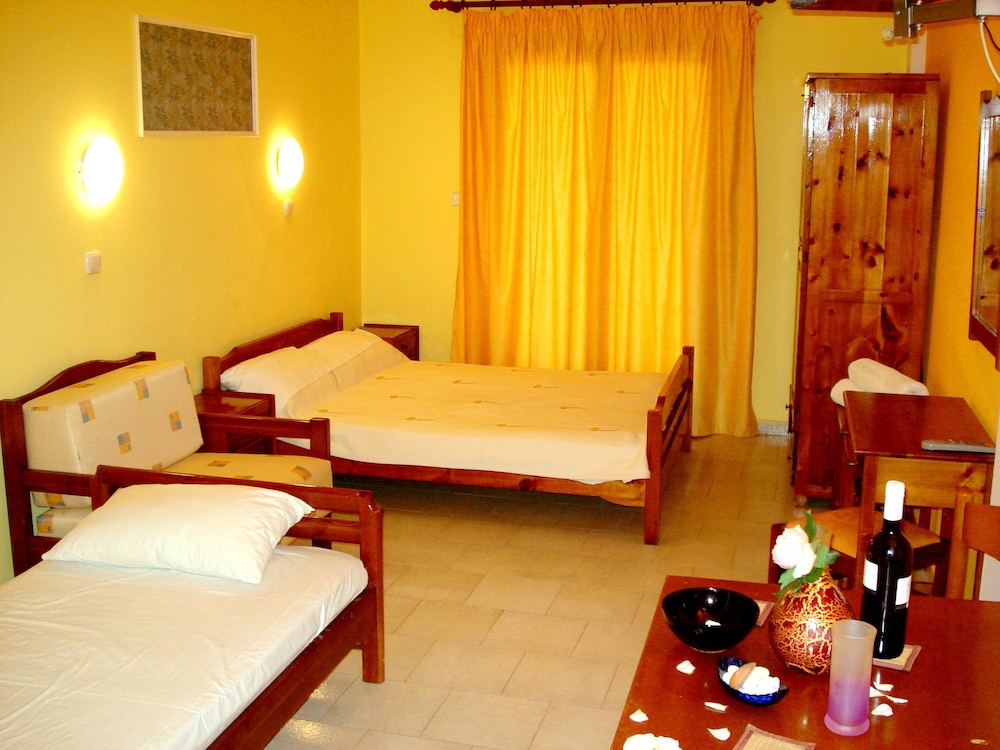 Finikas Apartments Polichrono view 4