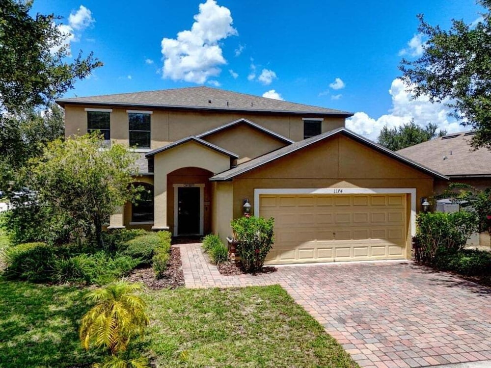 Spacious 6br Villa W/ Private Pool near Disney 6 Bedroom Villa