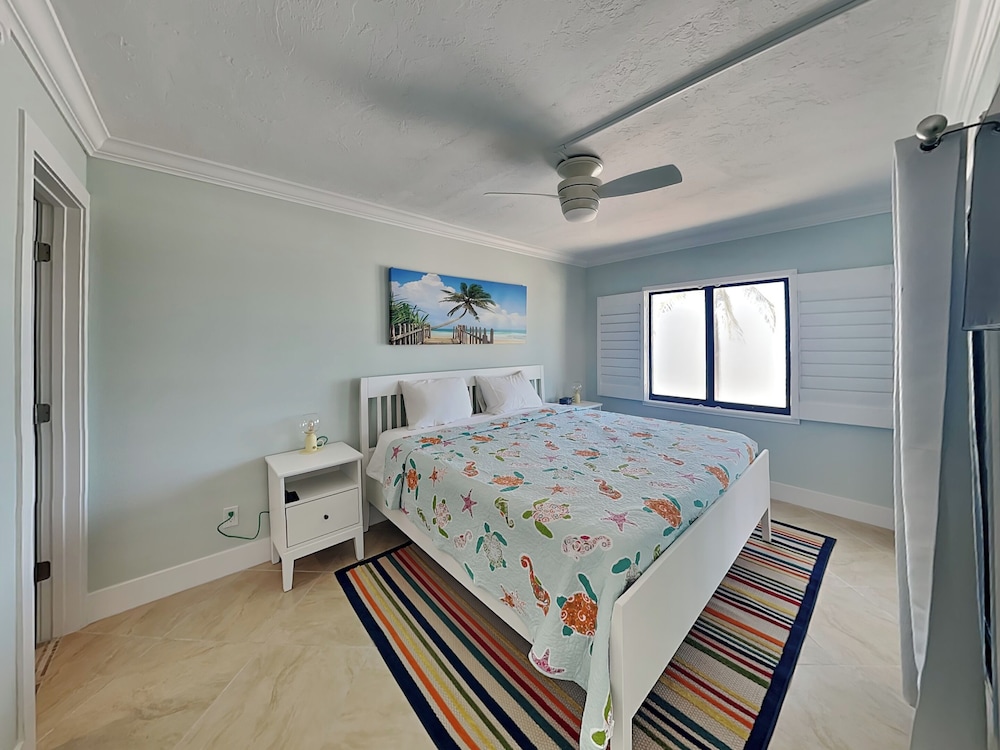 Seaside 2 by Distinctive Beach Rentals