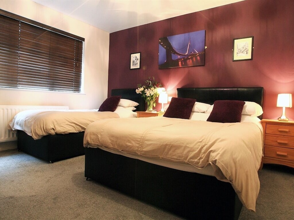 Londonderry Vacations - Abbey Bed and Breakfast - Property Image 1