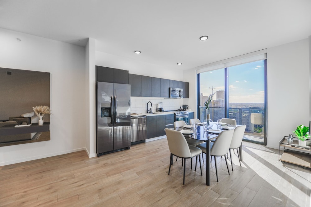 Luxury Condo  In The Epicenter of Miami