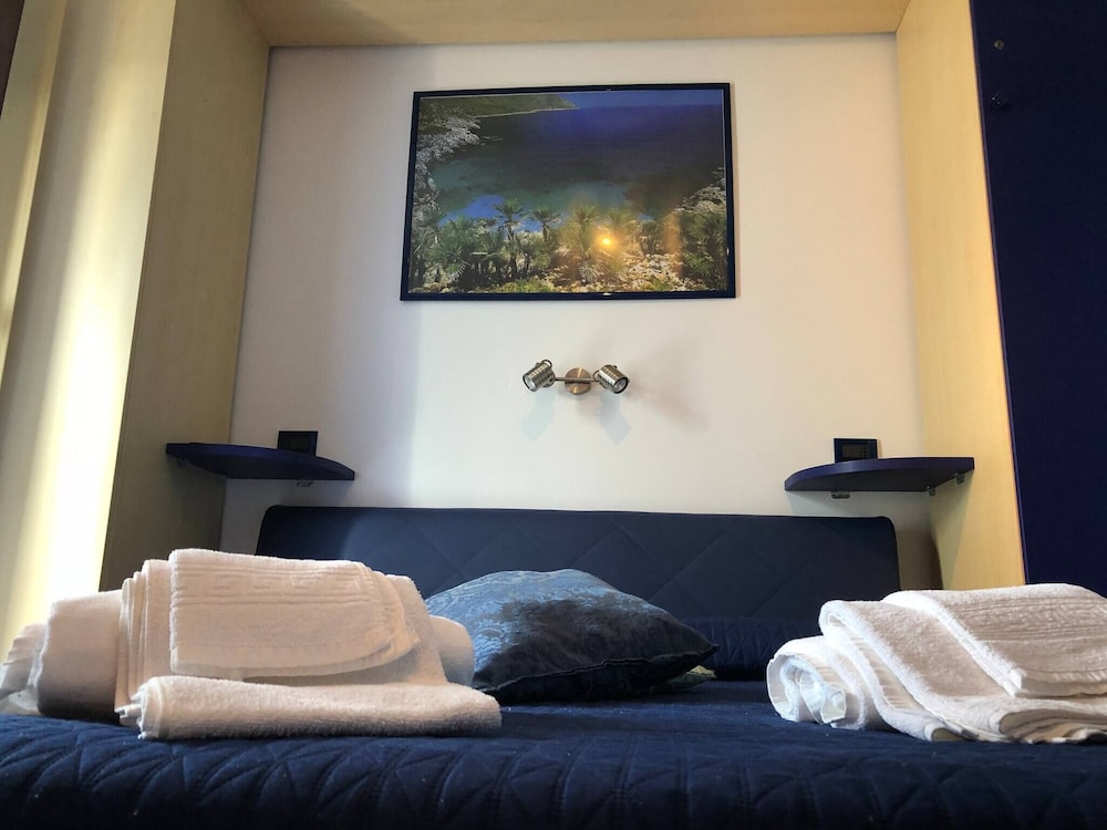 El Nur B b - Blue Room With Private Bathroom view 3