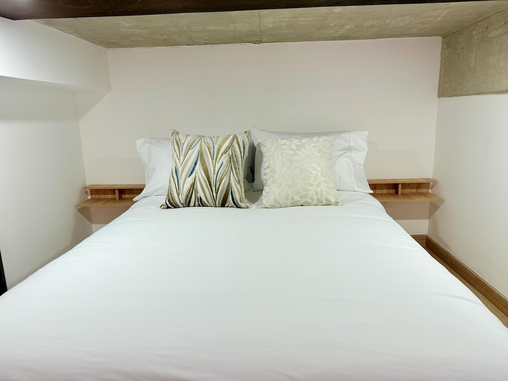 Atelier Cedritos by Weeki.