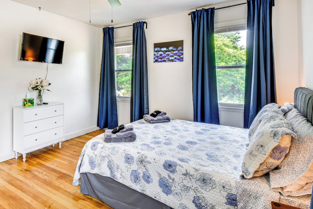 4 Mi to Clemson : Pet-friendly Seneca Cottage