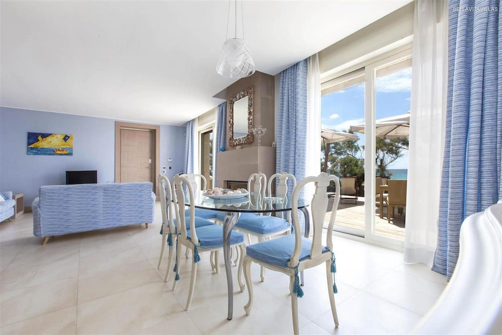 481 Villa di Lusso Sulla Spiaggia a Porto Cesareo photo 2