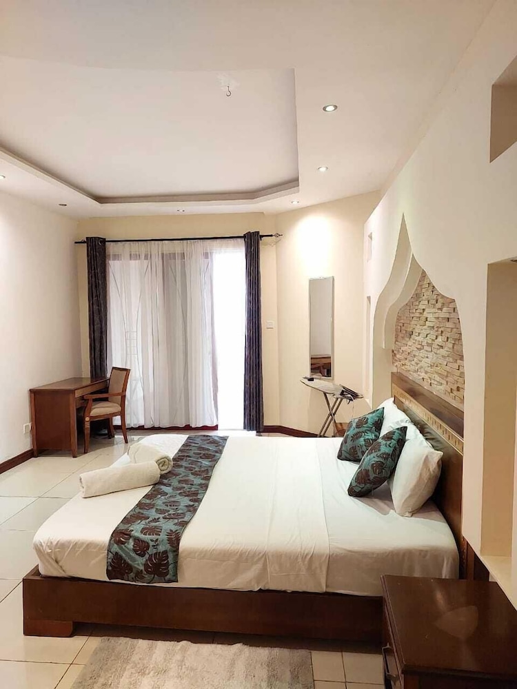 Eden Beach Resort Apartments
