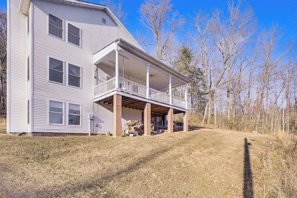 Family Home w/ Game Room & Decks in Etlan!