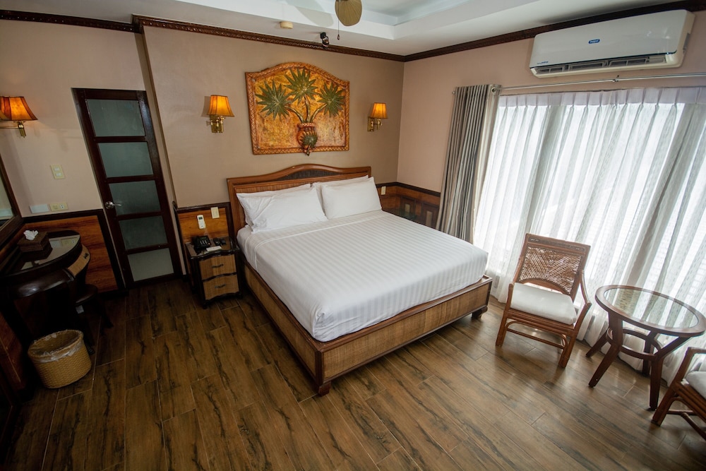 Red Coconut Beach Hotel